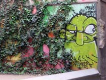 barcelona graffiti, graffiti barcelona, street art barcelona, green man